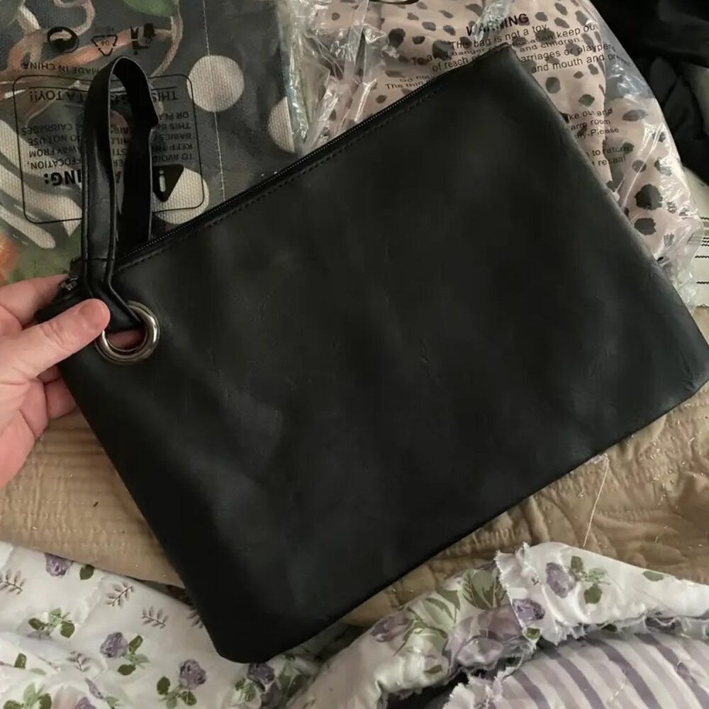 Matte Black Large Envelope Clutch Bag Wristlet Chic & Elegant Vegan Leather - Picture 5 of 8